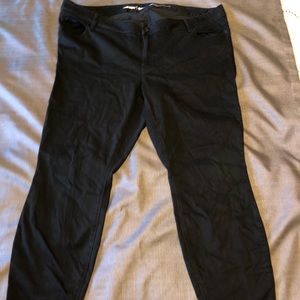 Old Navy Super Skinny Black Jean Size 22 *FREE W BUNDLE*